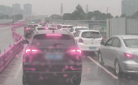 新手上路碰到堵車怎么辦